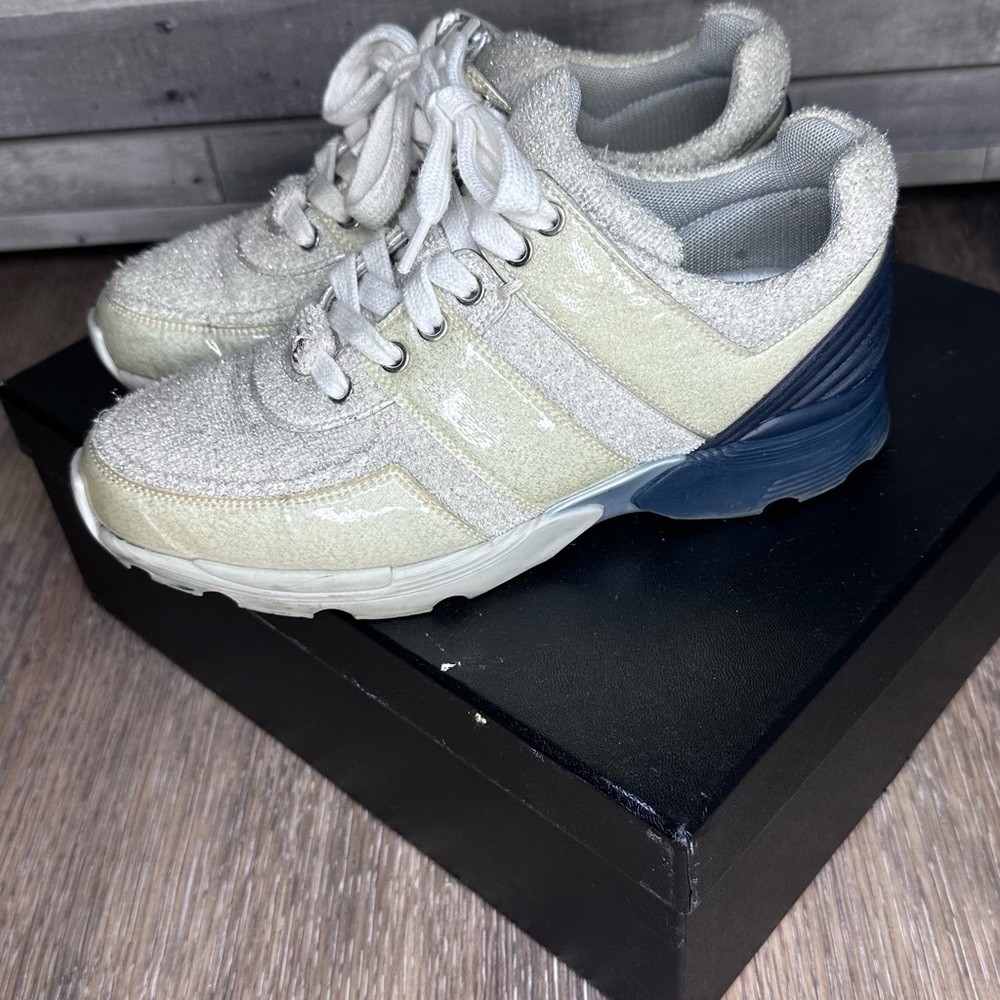 Authentic Chanel sneakers - Picture 3 of 4